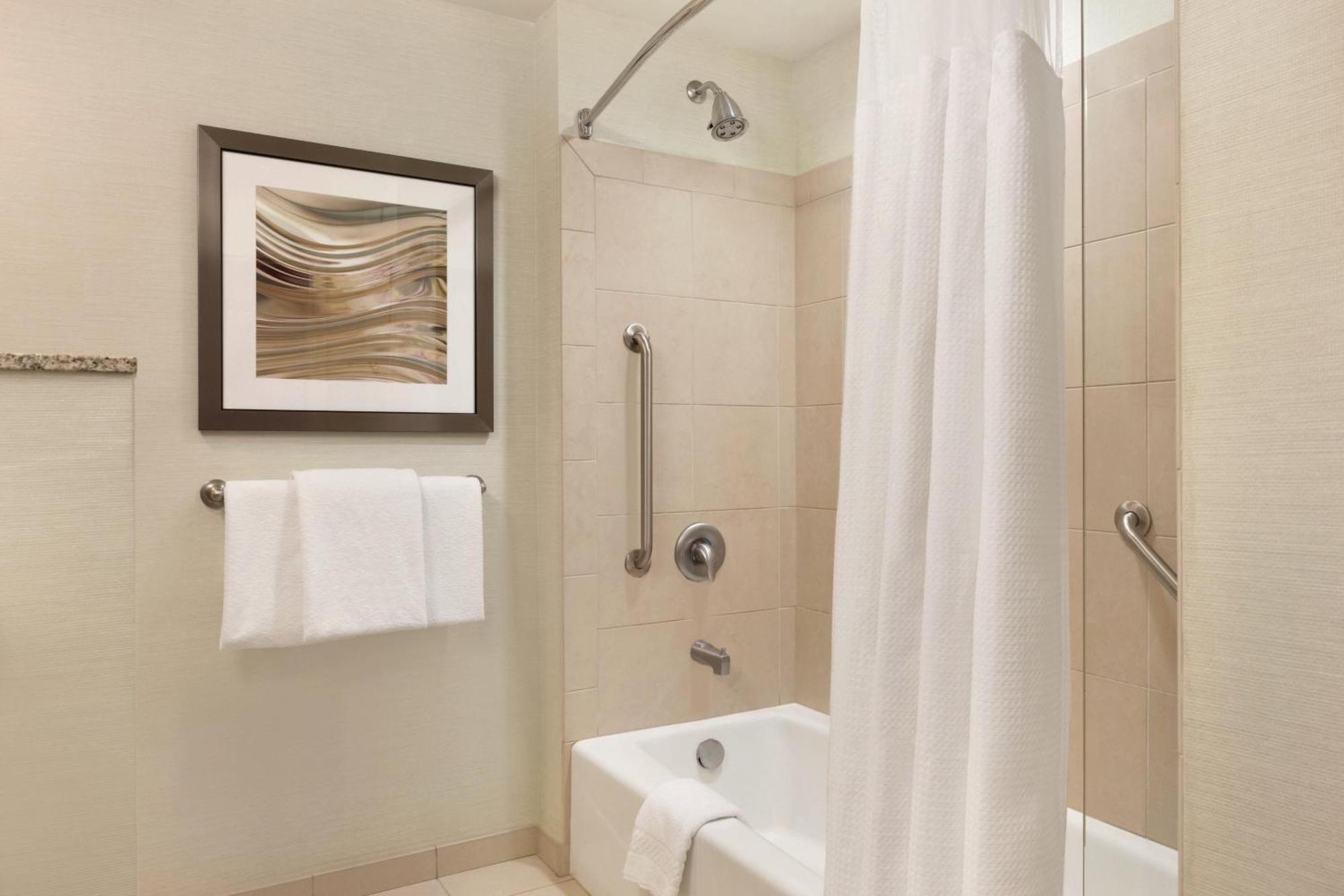 מלון Courtyard Charlotte Airport North מראה חיצוני תמונה