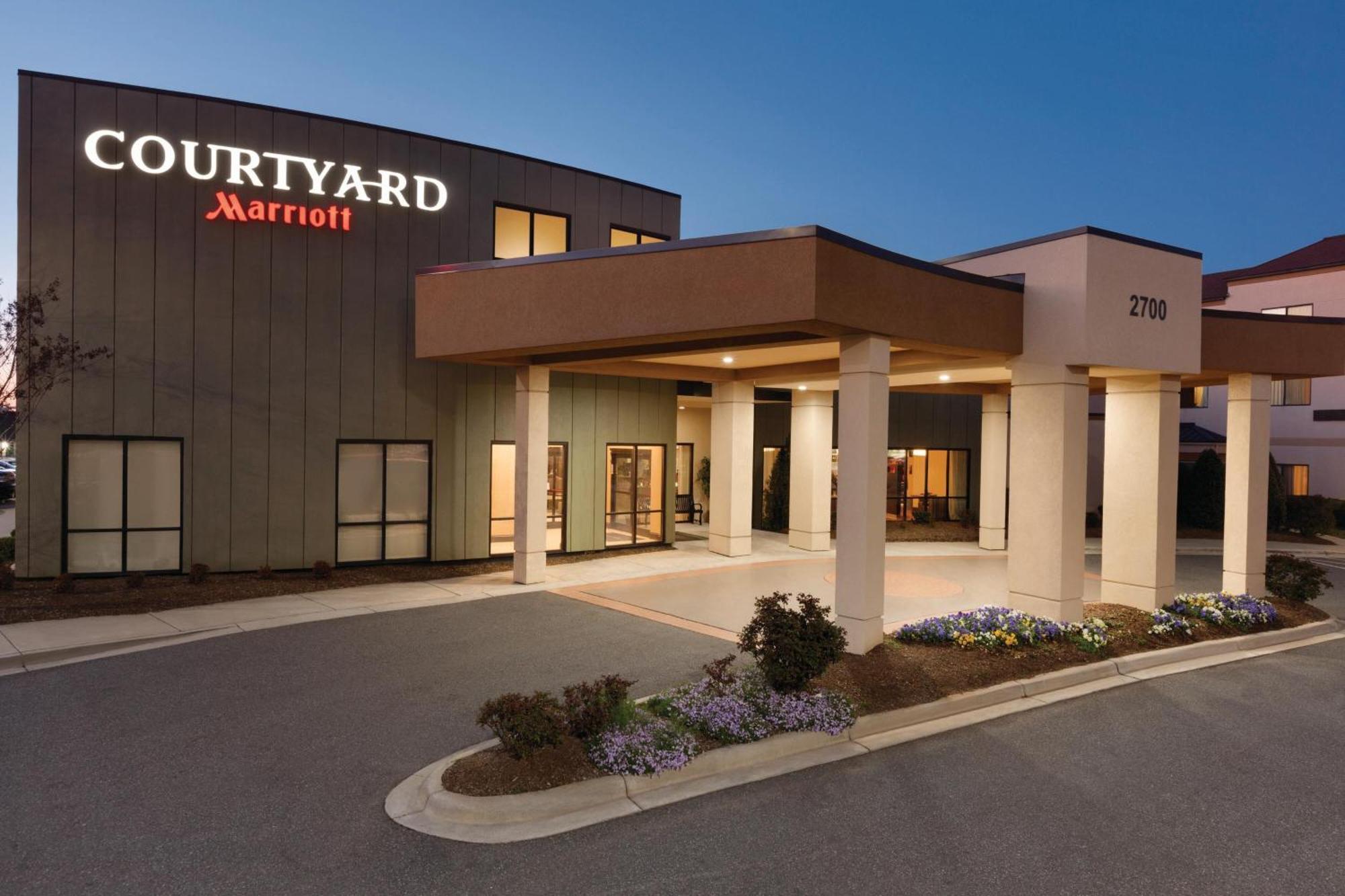 מלון Courtyard Charlotte Airport North מראה חיצוני תמונה