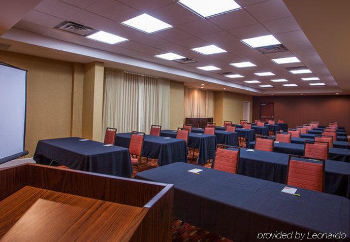 מלון Courtyard Charlotte Airport North עסק תמונה