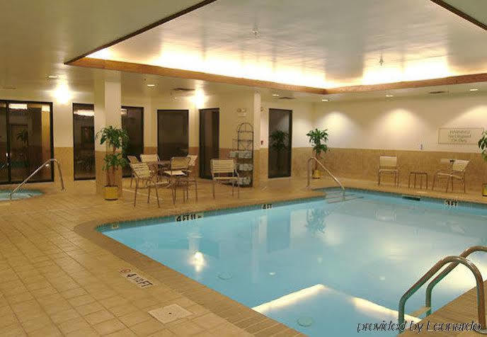 מלון Courtyard Charlotte Airport North מראה חיצוני תמונה