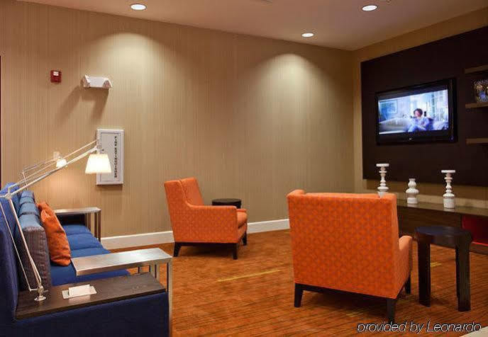 מלון Courtyard Charlotte Airport North מראה חיצוני תמונה