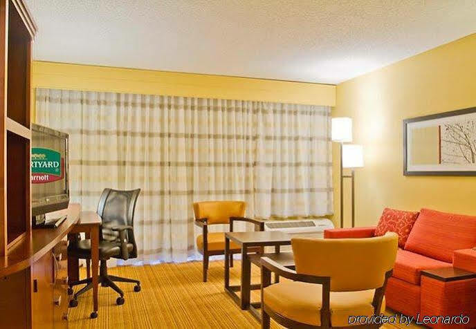 מלון Courtyard Charlotte Airport North מראה חיצוני תמונה